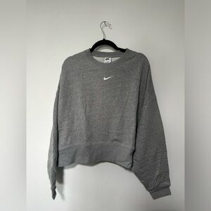Nike women’s dolman sleeve cropped sweater